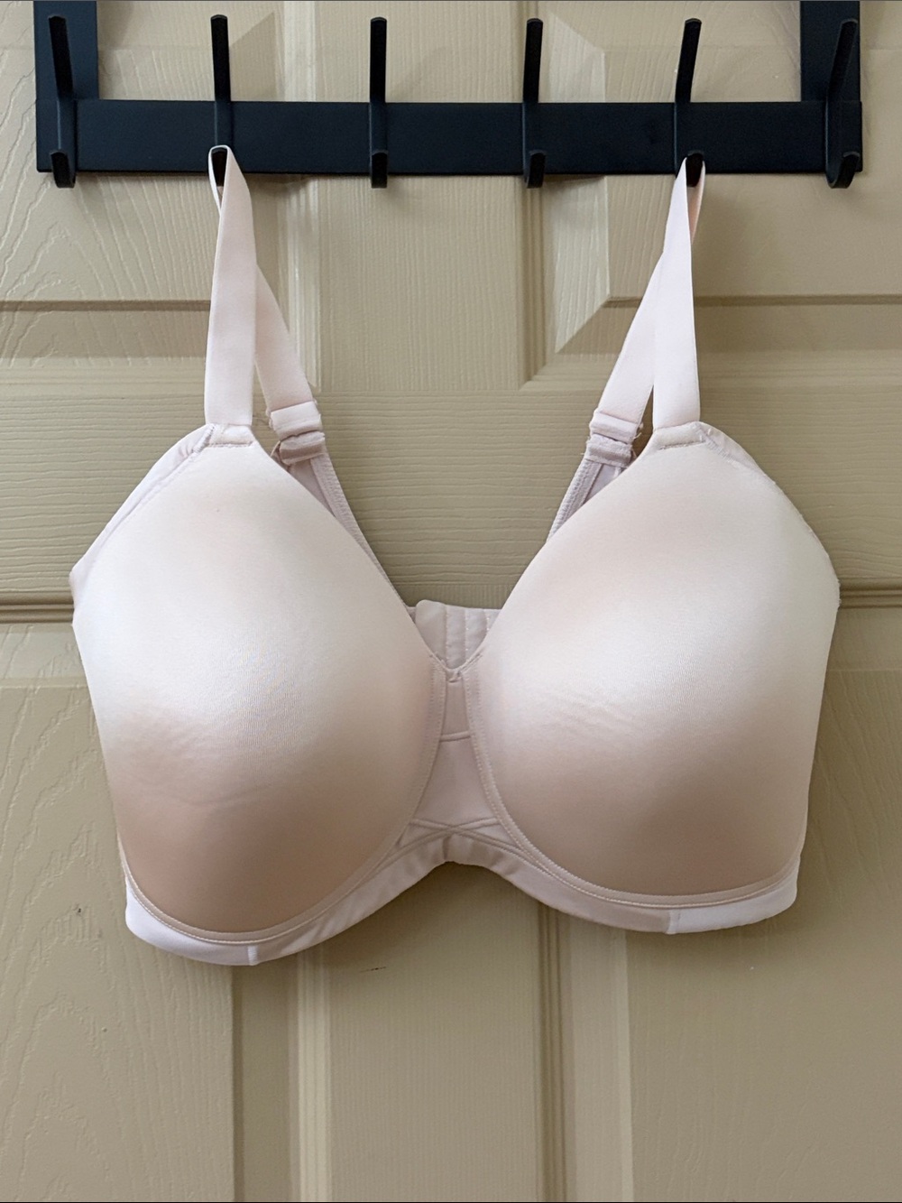 Vanity Fair Smooth Full-Coverage Bra in Light Nude